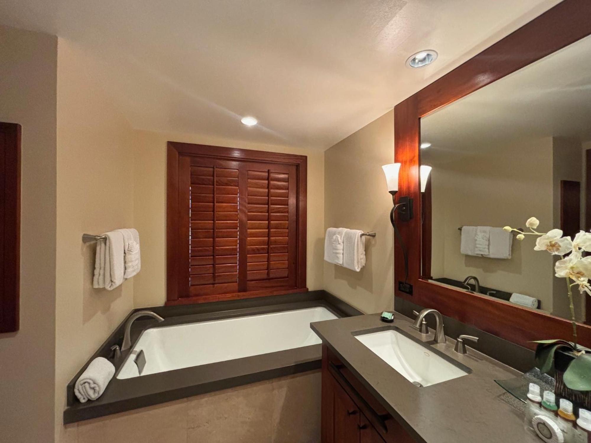 Ko Olina Beach Villas B304 - 3Br Luxury Condo With Stunning Ocean View & 2 Free Parking カポレイ エクステリア 写真